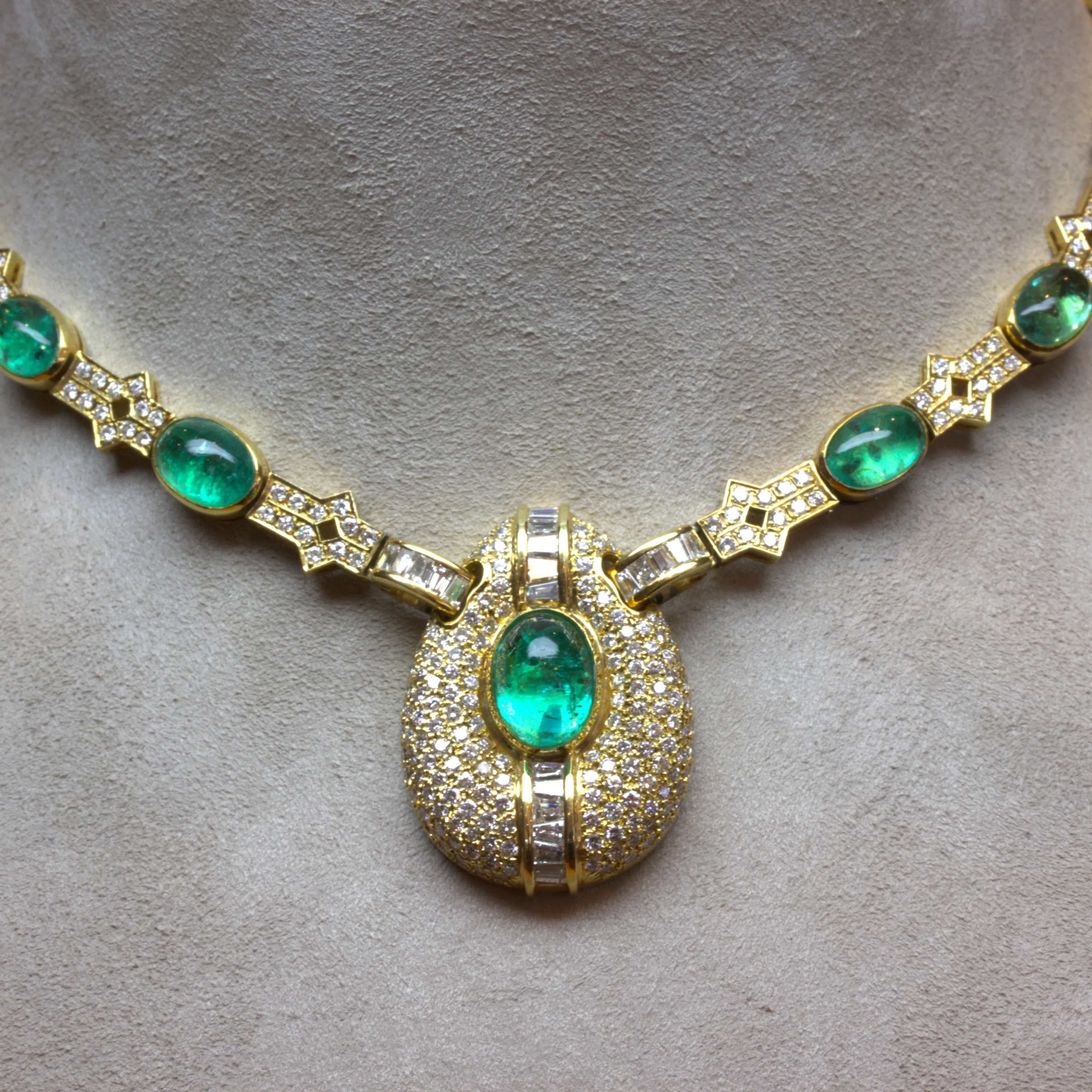 Cabochon Emerald Diamond 18k Yellow Gold Necklace