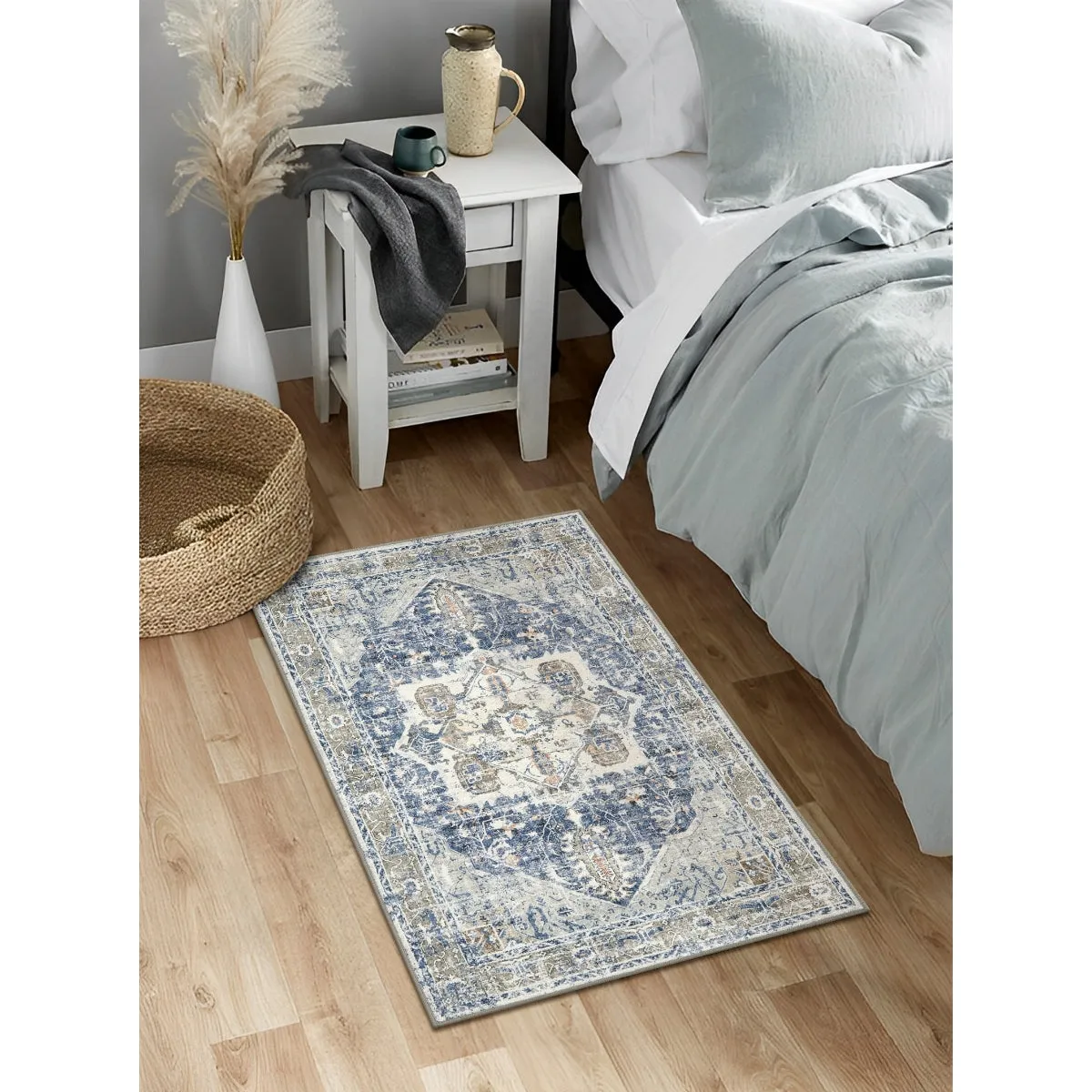 Harriet Traditional Medallion Distressed Blue Area Rug