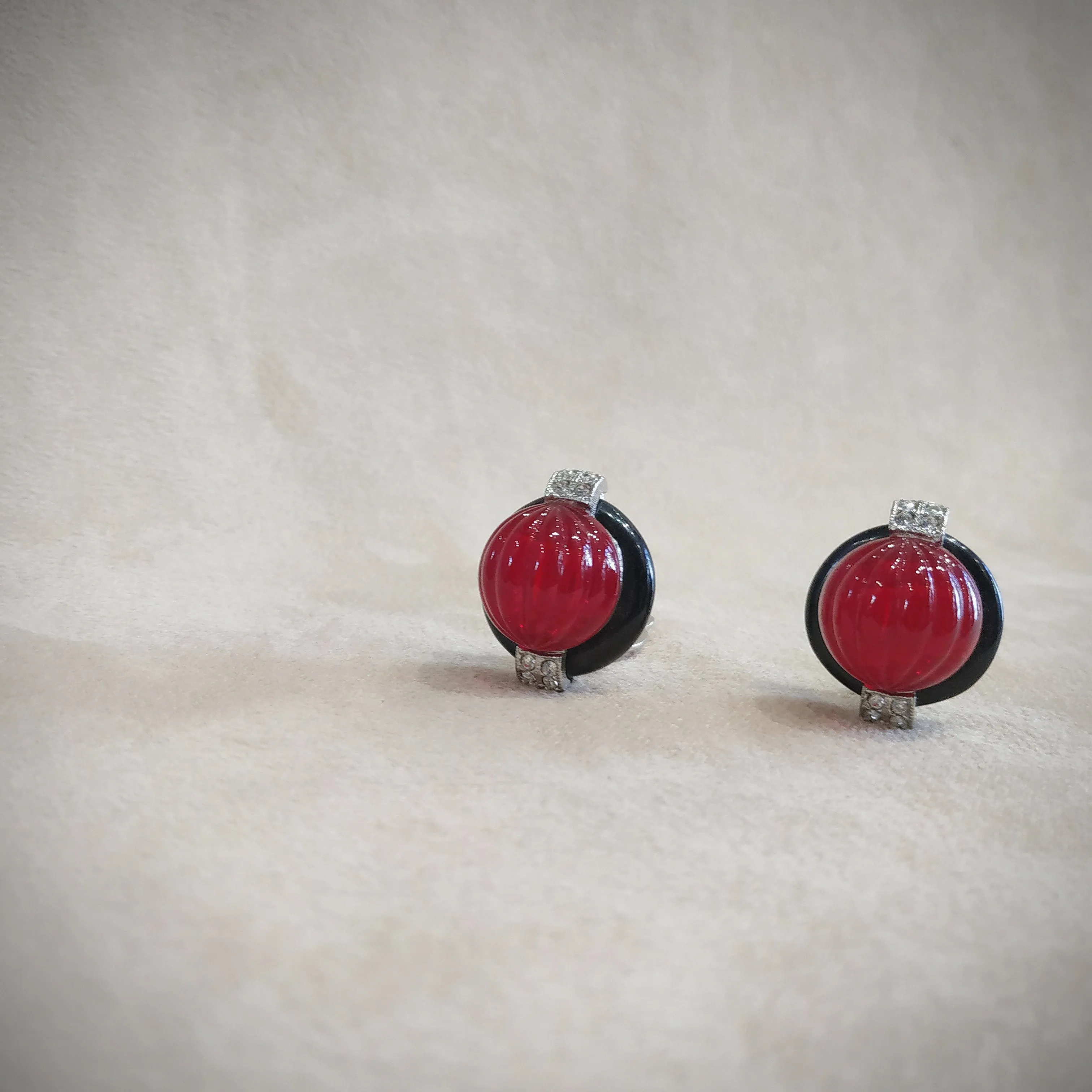 KJL Red Black Vintage Clip on Earrings by Kenneth Jay Lane