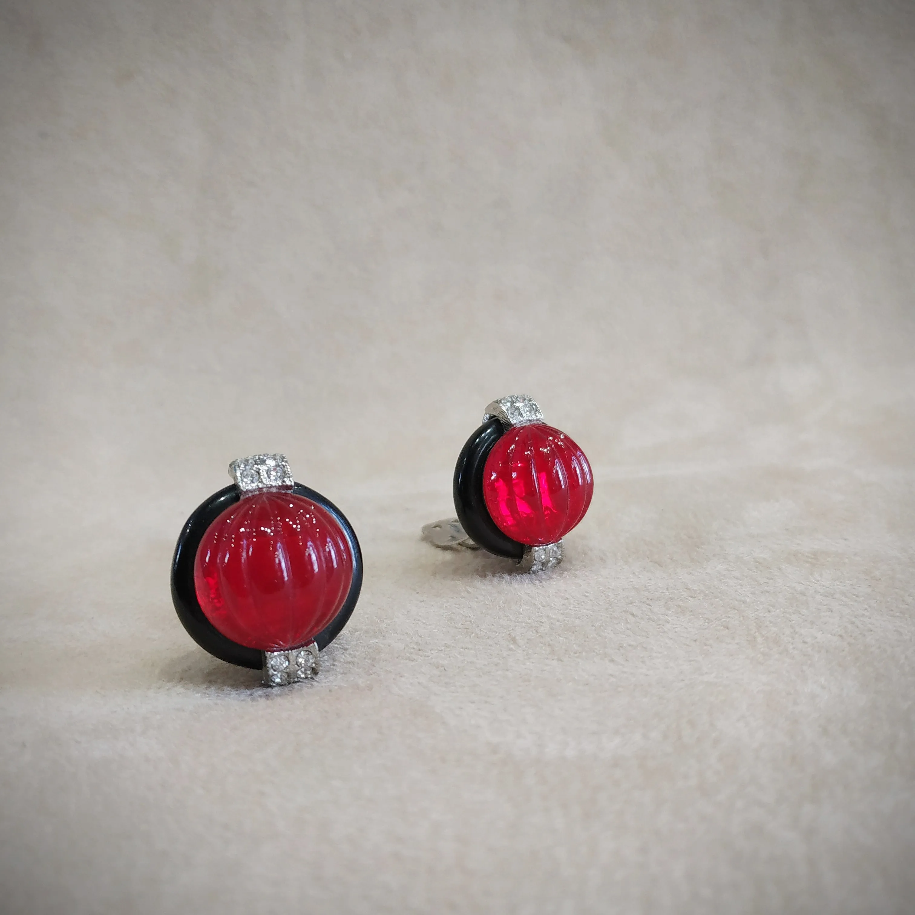 KJL Red Black Vintage Clip on Earrings by Kenneth Jay Lane