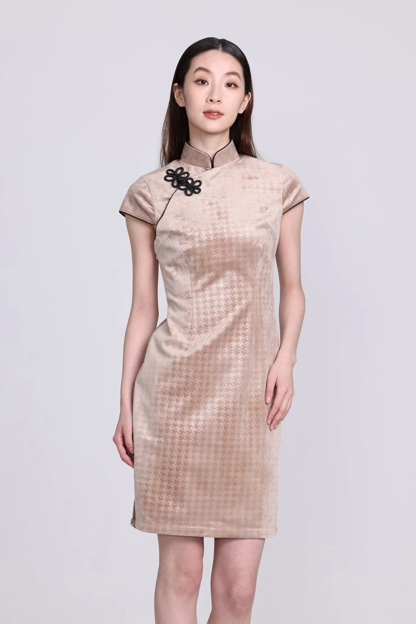 POLLY Houndstooth Velvet Cheongsam (Camel)