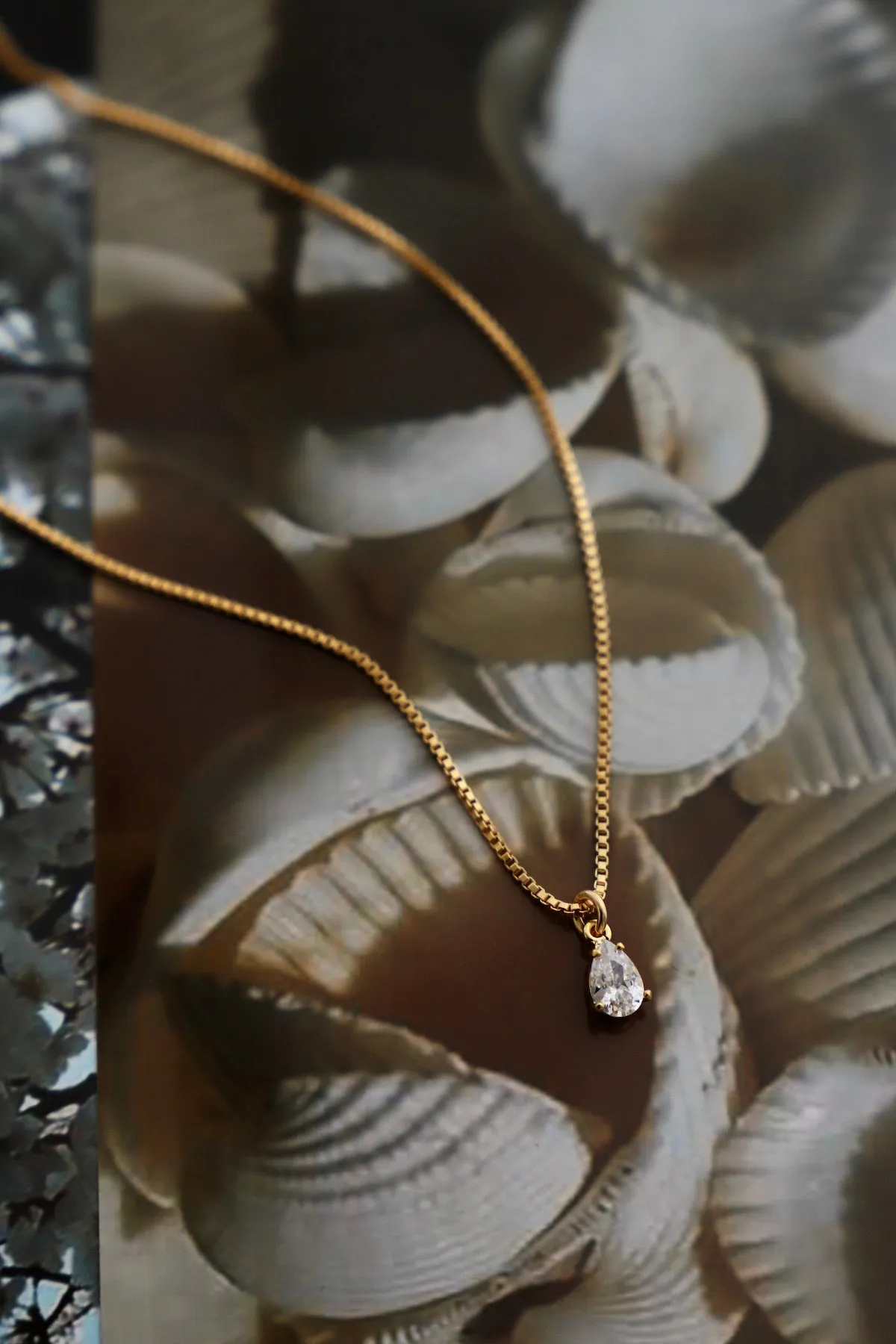 TATUM TEARDROP NECKLACE